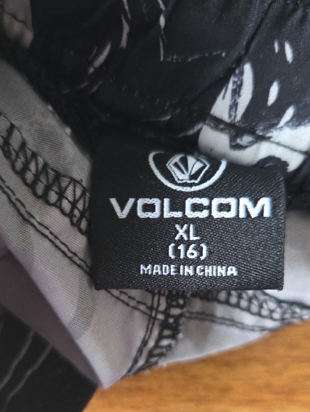 Volcom Swim Trunks. - Picture 4 of 4